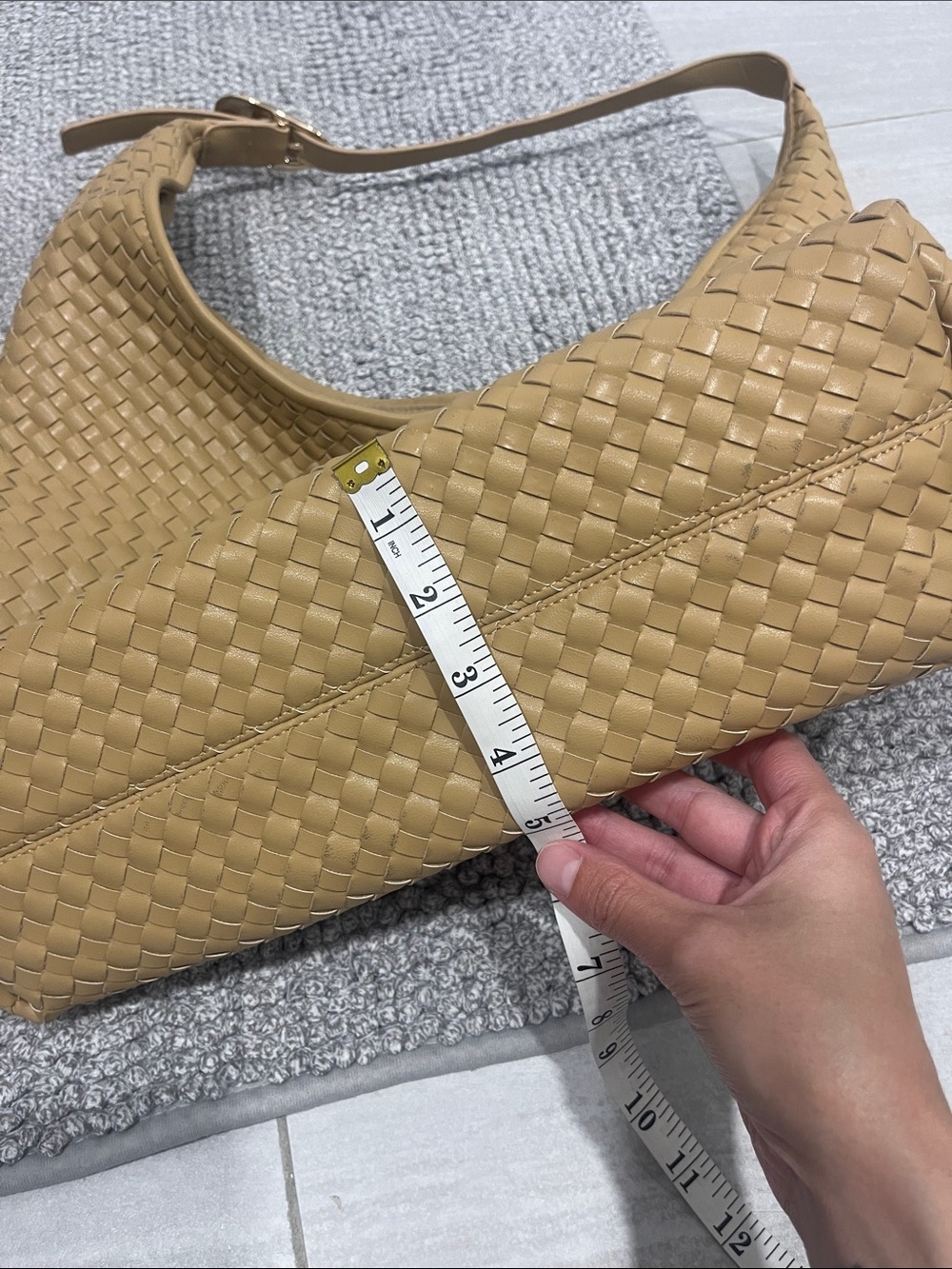 Anthropologie love knot slouchy bag woven gold buckle beige tan - Picture 13 of 14